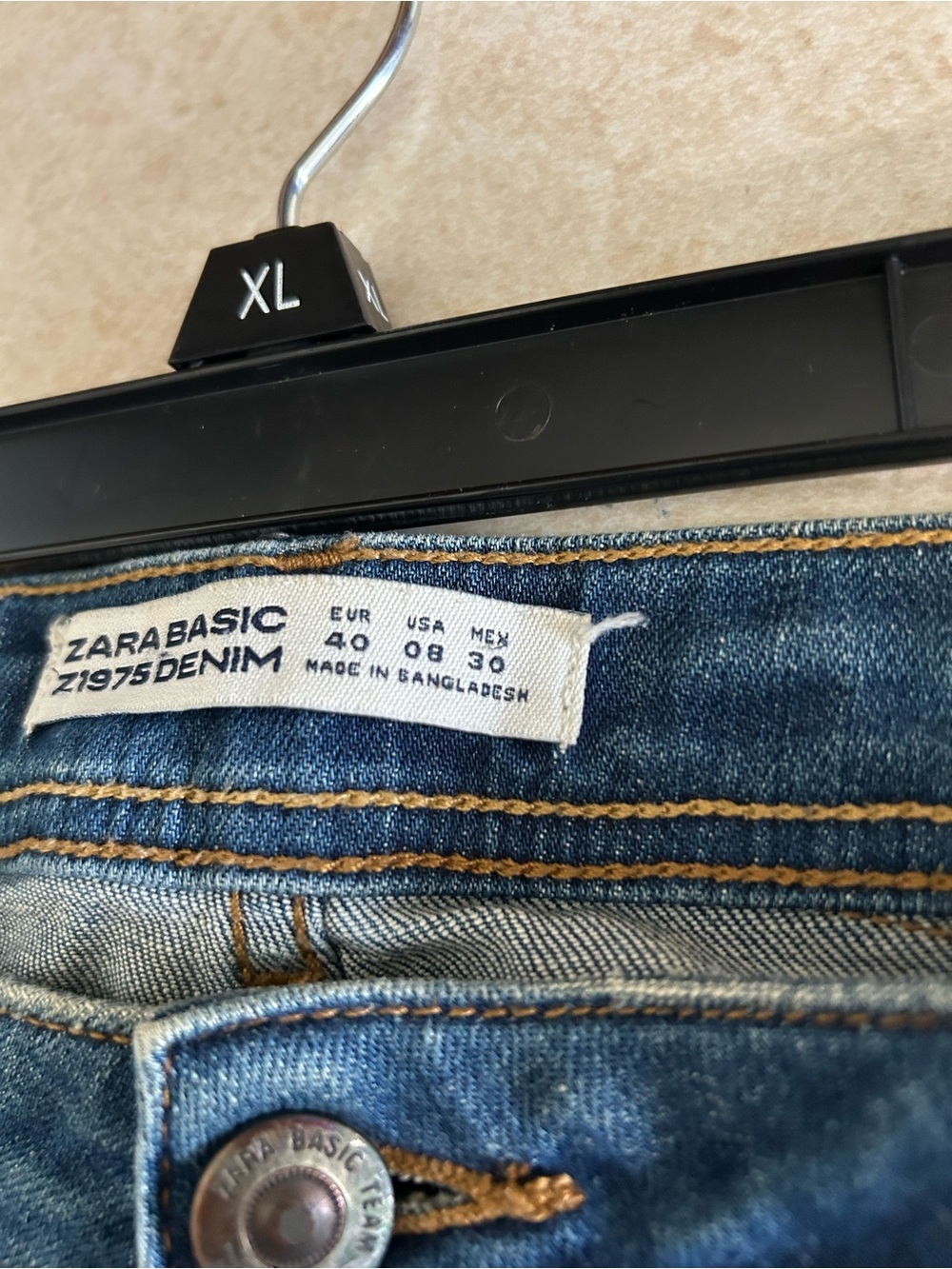 Zara Women's Blue Skinny Jeans with Subtle Fade - Picture 5 of 6